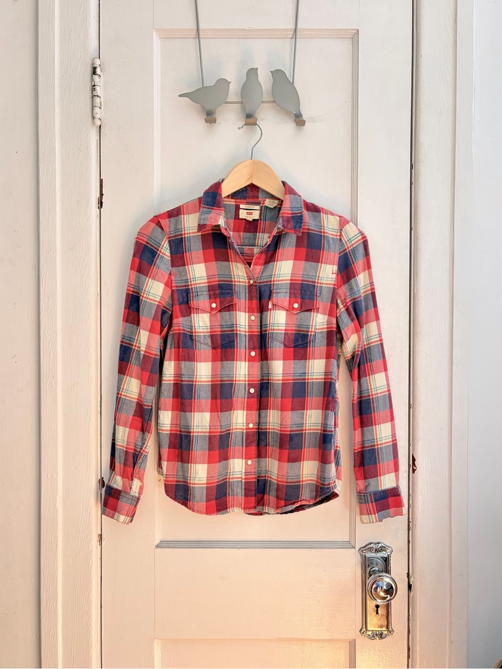 Women 100% Cotton Levi's Plaid Button-Down Shirt - Red, Blue & Cream